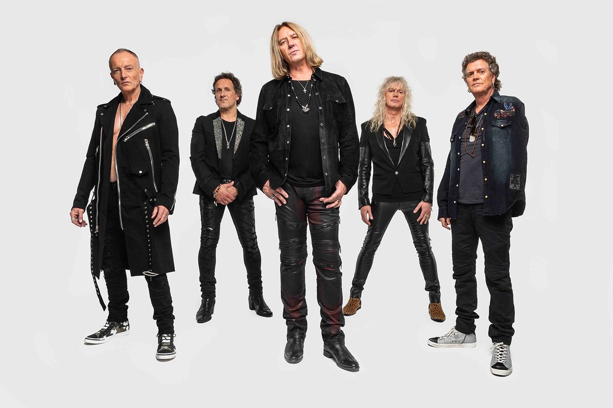 What's happening? Just reviewing <a href="/DefLeppard/">Def Leppard</a> 's latest album, Diamond Star Halos, for the mighty <a href="/RockNewsUK/">Rock News</a>  website.

rocknews.co.uk/blog/2022/05/2…

#defleppard #DiamondStarHalos
