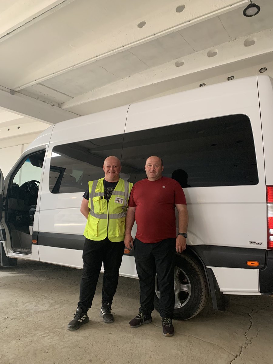 helpukrainero's tweet photo. Today a van has come to load 2 and a half palettes worth of blankets and clothes to carry across the Ukrainian border. This is Ilya’s first time here but definitely won’t be the last. Big thank you for the support ❤️
#StrongerTogether #Ukraine #helpukrainero #Ukrainian https://t.co/JHobw5ErtJ