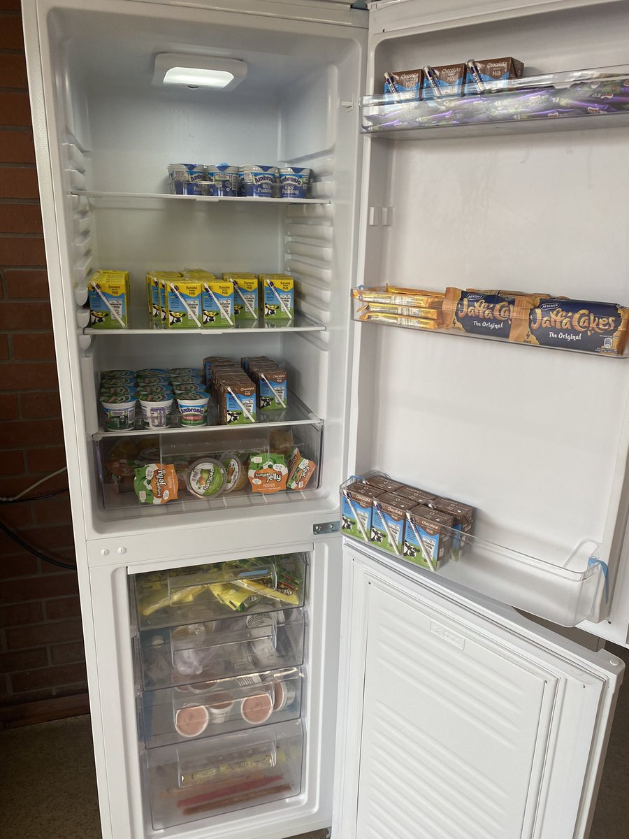 Our SWAN fridge is accessible 24/7 in the Broadoak cafe to all the wards stocked with a variety of flavours for our patients 🦢 #SWAN  <a href="/BuryCO_NHS/">Bury Care Organisation</a> <a href="/RoberstMarie/">Marie roberst</a> @fiona_horrocks