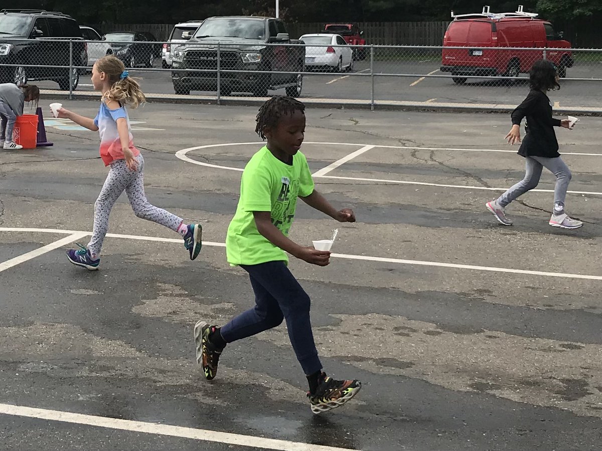 Our K-2 Huskies had lots of Field Day fun this week. Next week, grades 3-5 will have their Field Day.