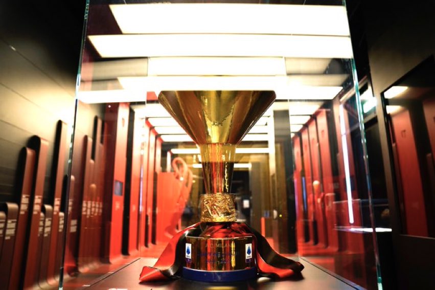 MilanUpdate's tweet photo. Trofi Scudetto 2021/22 telah terpajang indah di Casa Milan atau tepatnya Mondo Milan Museo https://t.co/tJut9twk1P