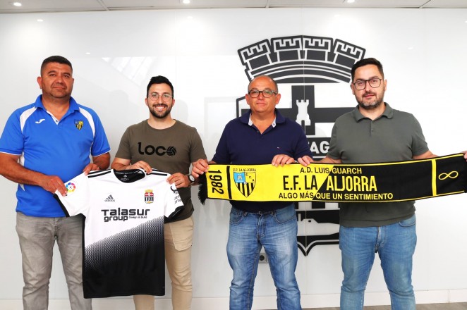FCC_Cantera's tweet photo. 📰El FC Cartagena y la @LaAljorraSabic firman un acuerdo de colaboración✍️
#CanteraAlbinegra.
 🔗https://t.co/bmlGWvPPra https://t.co/mi48fr5mHK