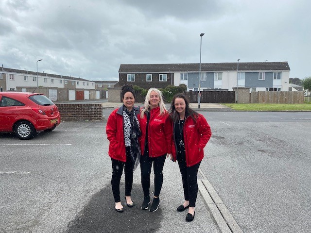 Thirteen Housing Services Co-Ordinators out and about doing what they do best.  Day of action tackling untidy gardens, fly tipping, debt recovery and supporting customers. #keepingneighbourhoodstidy #supportingourcustomers #dayofaction