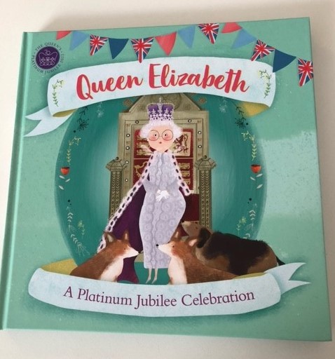 SpringfieldDLT's tweet image. Commemorative gifts courtesy of our wonderful Trust and a book every child in the country will receive.
#ProudtobeDLT, #TeamSpringy