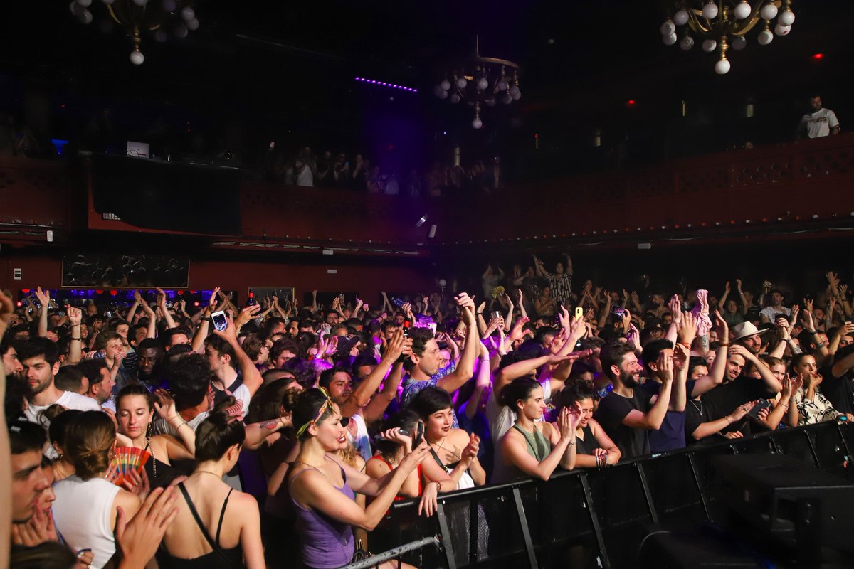 Nitsa Club (@nitsaclub) on Twitter photo 💥 ¿Listxs para el finde? 💣 Tendremos a Chase & Status, Surgeon, Gabber Eleganza, Pierre Kwender, San Farafina, Vanfox, Nico, Fra, Stein, Niwen Paola, Yozi y el after party del Brunch -In the City 👟🙌
🎟Entradas anticipadas en bit.ly/3vsiaQW
pic <a href="/redporterosbcn/">Redporteros MEDIA</a> 💥 ¿Listxs para el finde? 💣 Tendremos a Chase & Status, Surgeon, Gabber Eleganza, Pierre Kwender, San Farafina, Vanfox, Nico, Fra, Stein, Niwen Paola, Yozi y el after party del Brunch -In the City 👟🙌
🎟Entradas anticipadas en bit.ly/3vsiaQW
pic <a href="/redporterosbcn/">Redporteros MEDIA</a>