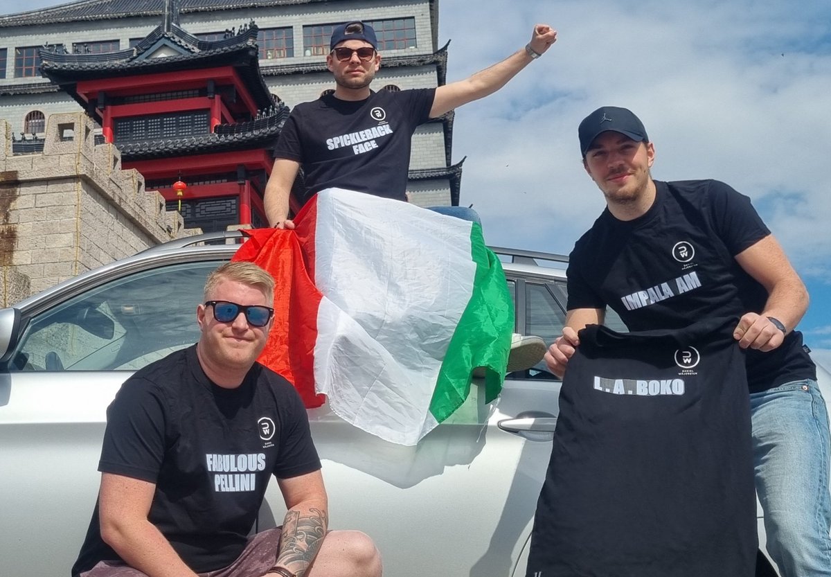 AlbinOlsson44's tweet image. Elitloppet en gång om året. Wäjerstens supportrar är på plats. @StallWajersten #elitloppet