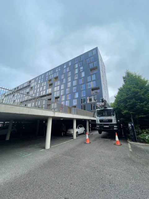 #windowcleaning for @RMGltd in #leeds this week. Big job broke out requiring our 45m #mewp