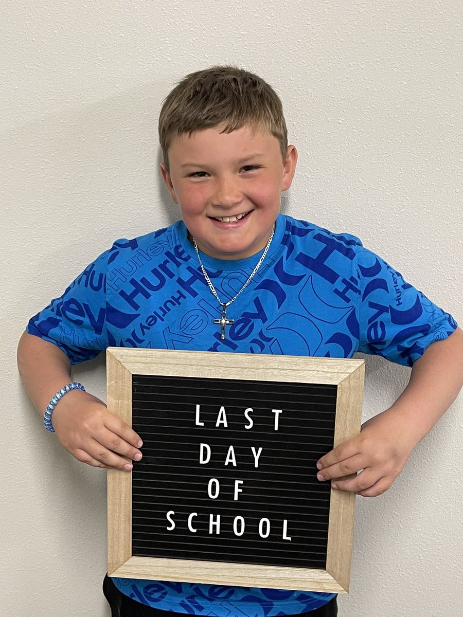 Ms_Wahlberg's tweet photo. Last Day of School #rlfschools https://t.co/8tookTmMiV