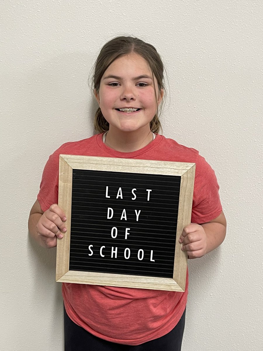 Ms_Wahlberg's tweet photo. Last Day of School #rlfschools https://t.co/8tookTmMiV