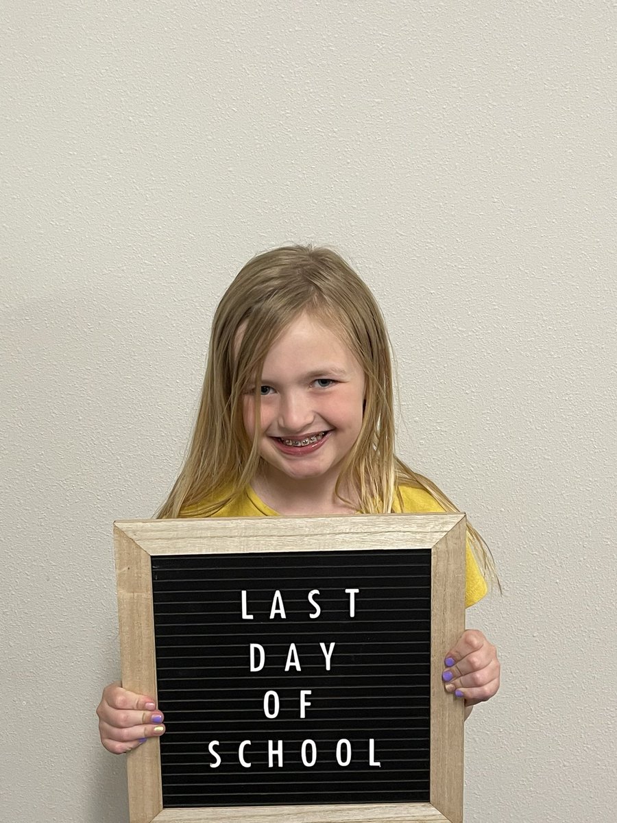 Ms_Wahlberg's tweet photo. Last Day of School #rlfschools https://t.co/s5f2bCnTOR