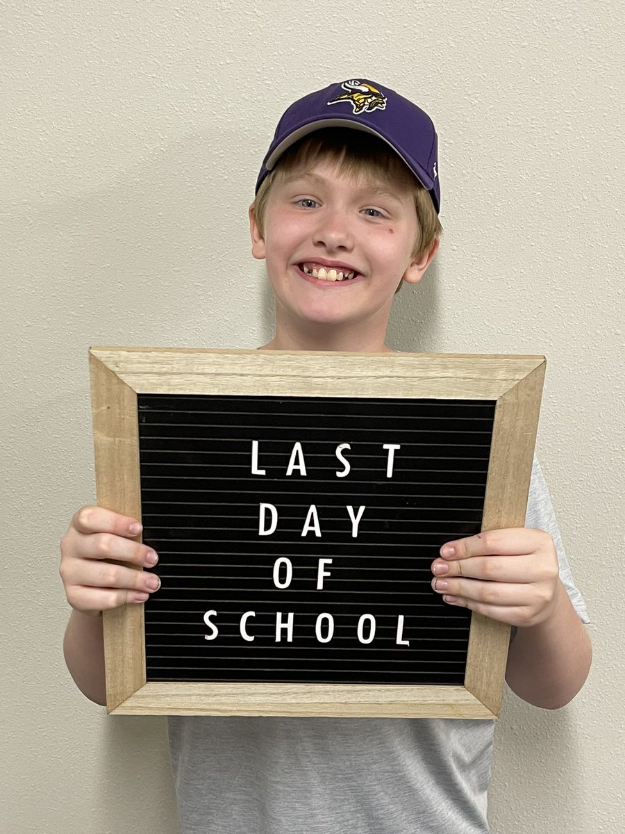 Ms_Wahlberg's tweet photo. Last Day of School #rlfschools https://t.co/s5f2bCnTOR