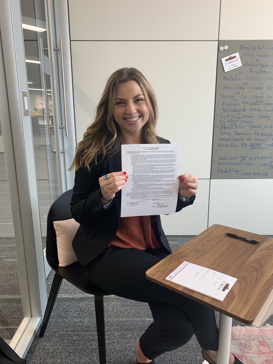 Two of the best days, graduation and signing that first contract <a href="/theSMSD/">SM School District</a> #Team512 Congratulations Paige! <a href="/SMSD_Corinth/">Corinth Dragons</a>