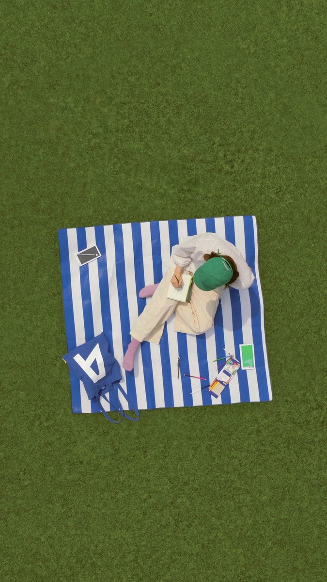 sowhat__j's tweet photo. Picnic https://t.co/A8kzRbSmId