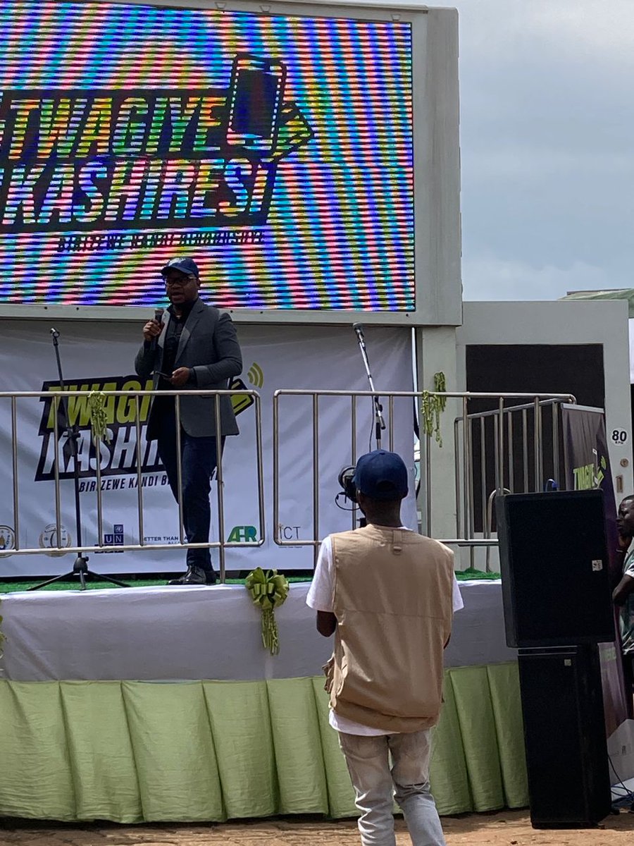 BetterThan_Cash's tweet photo. This campaign is a collaboration between multiple stakeholders, including @RwandaFinance @Rwandatrade @RwandaICT @RwandaLocalGov @RwandaCentralRw @rwictchamber, @AFRwanda &amp; @BetterThan_Cash.

The aim is to align with Rwanda's goals to become a cashless economy. #TwagiyeKashiresi https://t.co/uhGOGW2jWd