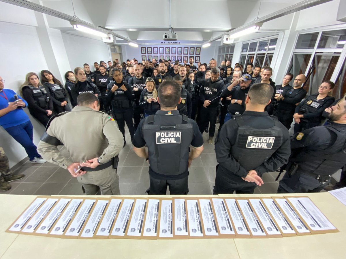 delmariosouza's tweet photo. PC/DPM - 2ªDPRM 
DP DE NOVA SANTA RITA.
Em conjunto 15ºBPM; Batalhão Ambiental da BM; IBAMA 

OPERAÇÃO ARCA ESPECIAL

CRUELDADE CONTRA ANIMAIS, CAÇA ILEGAL E TRÁFICO DE ARMAS

REGIÃO METROPOLITANA - CAPITAL - SERRA - VALE DOS SINOS - LITORAL NORTE
Operação em andamento https://t.co/UF2xXYJ86O