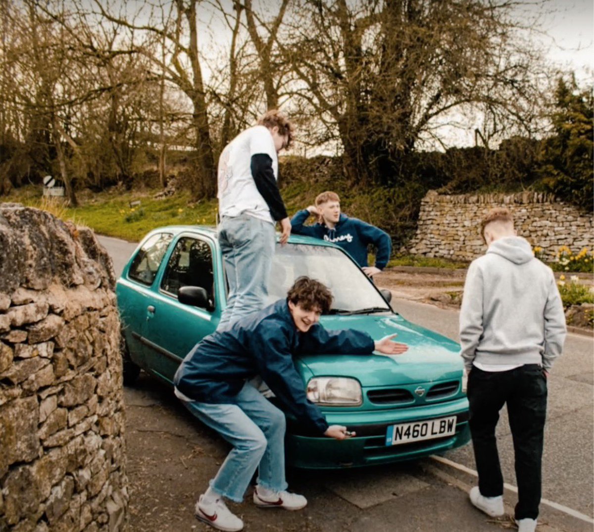 Not long till our Sheffield show, ticket link below let's get it sold out 🐸x

skiddle.com/whats-on/Sheff…