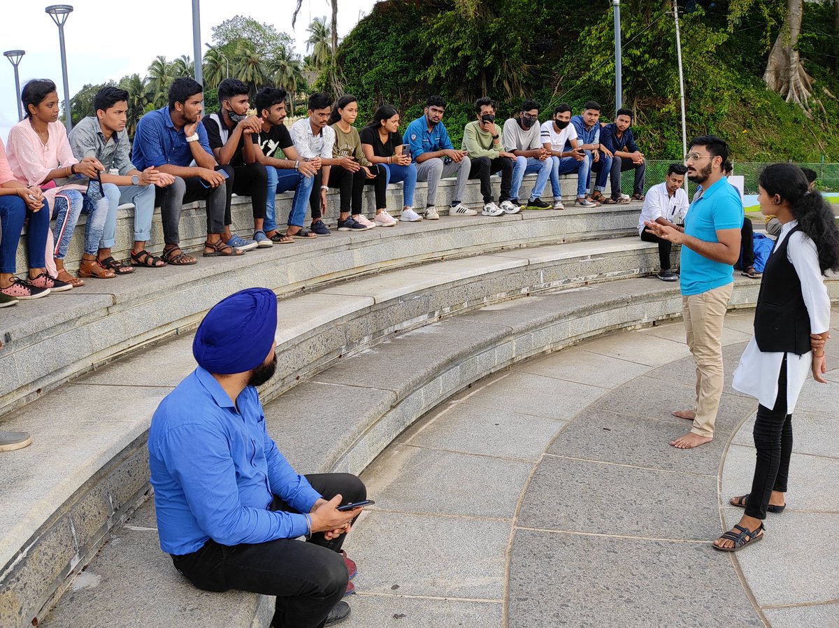 ABVP_ANI's tweet photo. Karyakartas of ABVP Andaman interacted with the students of DBRAIT. The students are facing problems as DBRAIT fails in meeting the norms of the Pondicherry University which resulted in removal of affiliation of DBRAIT.
#DBRAIT_Fail https://t.co/e4faGcRDOL