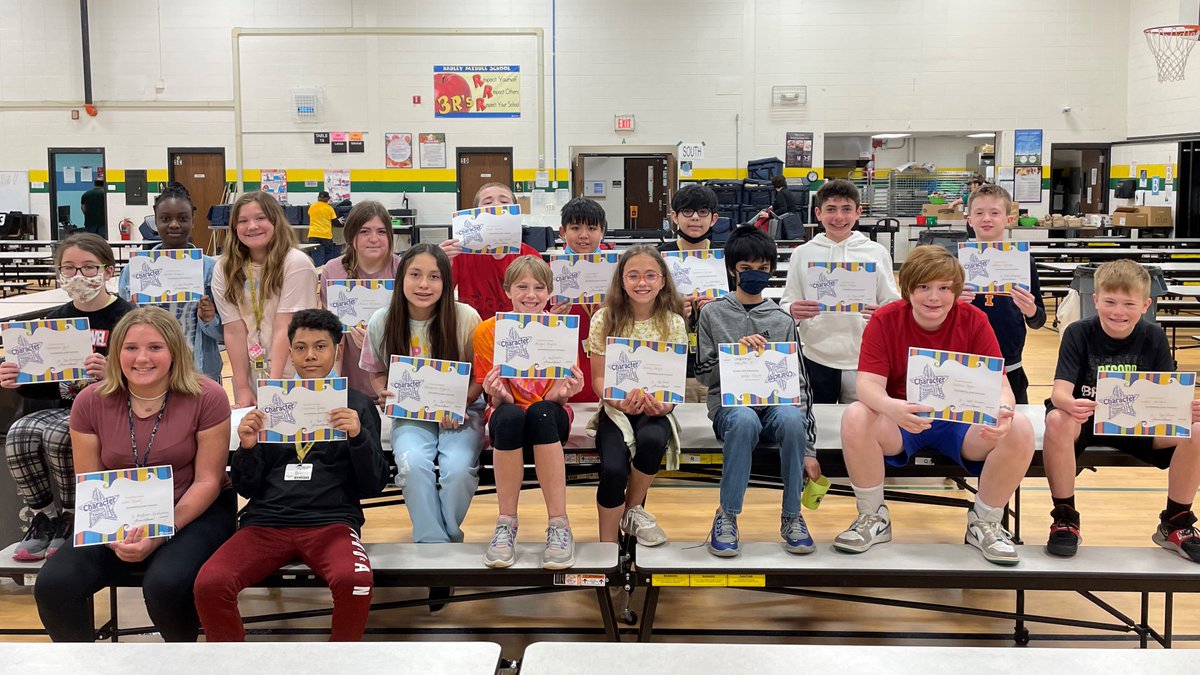 Special guests at the 4th qtr Principal's Breakfast here <a href="/MiddleHadley/">HMS33c</a> . #charachtercounts #33Pride