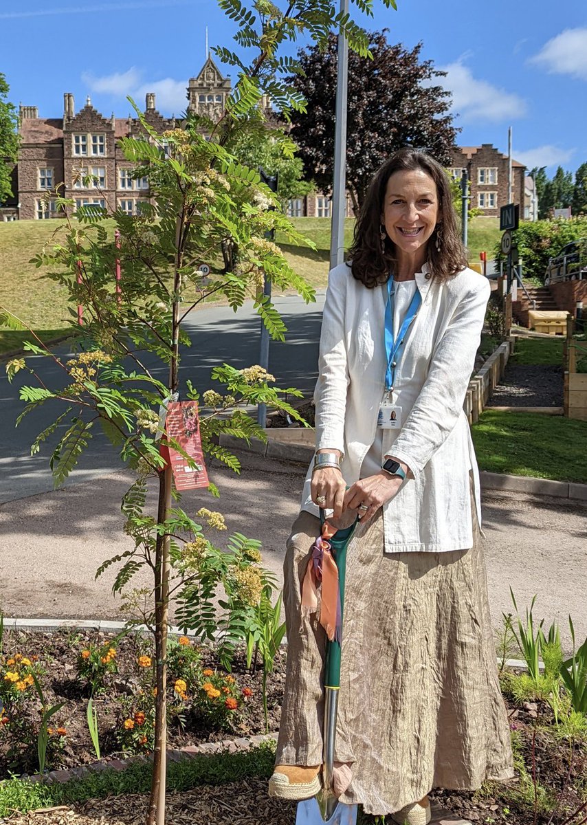 Headmistress, Mrs Jessica Miles, has planted a beautiful tree this morning to mark The Queen’s Platinum Jubilee at Monmouth School for Girls.
Mrs Miles planted a Rowan Mountain Ash, which grows berries and will help feed the birds, in a garden area created by the estates team.