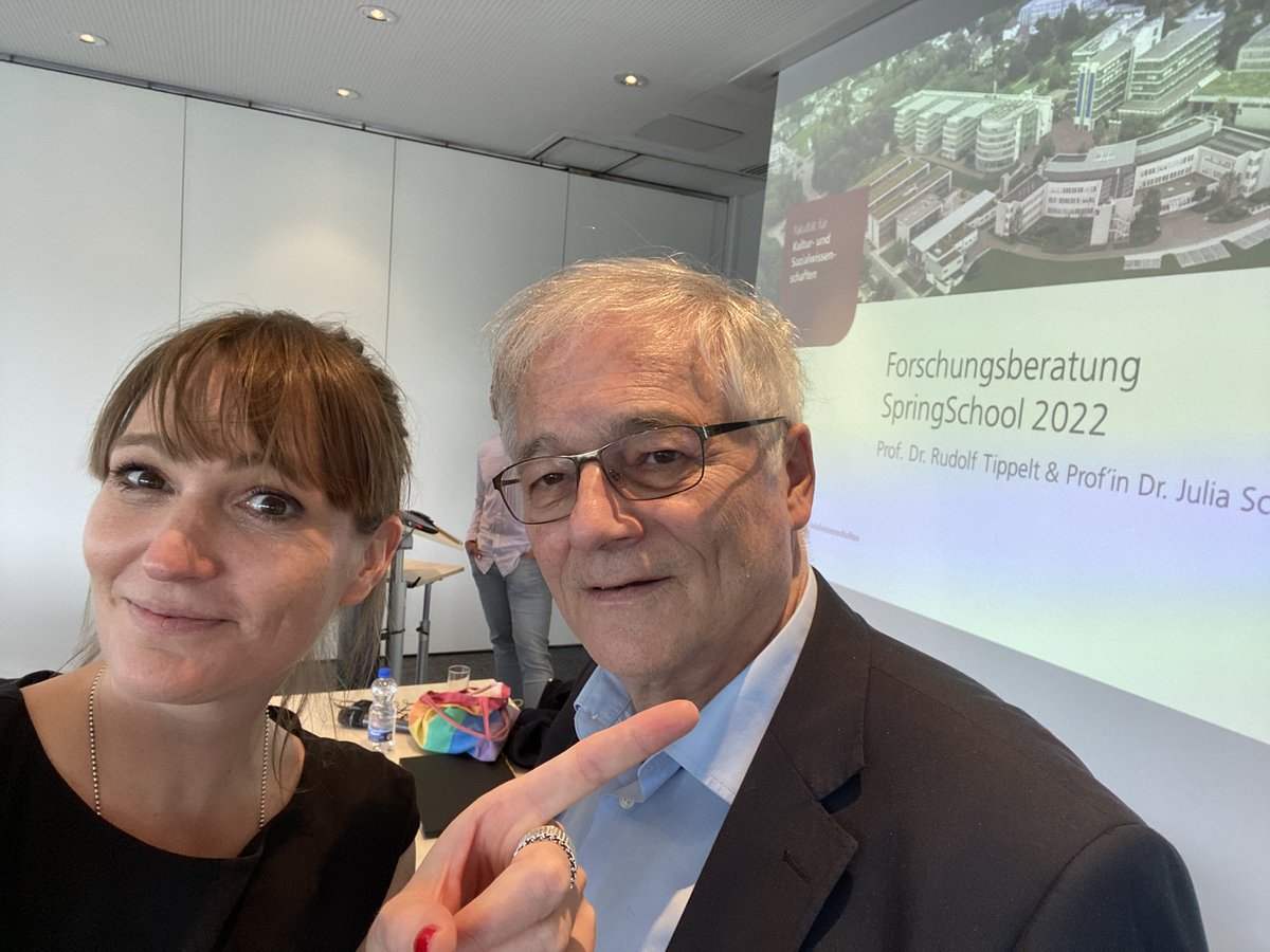 juliaschuetz_hh's tweet image. #Springschool2022 - jetzt Forschungsberatung @zebohagen -Tippelt und ich werden aus dem Nähkästchen plaudern ✌🏻