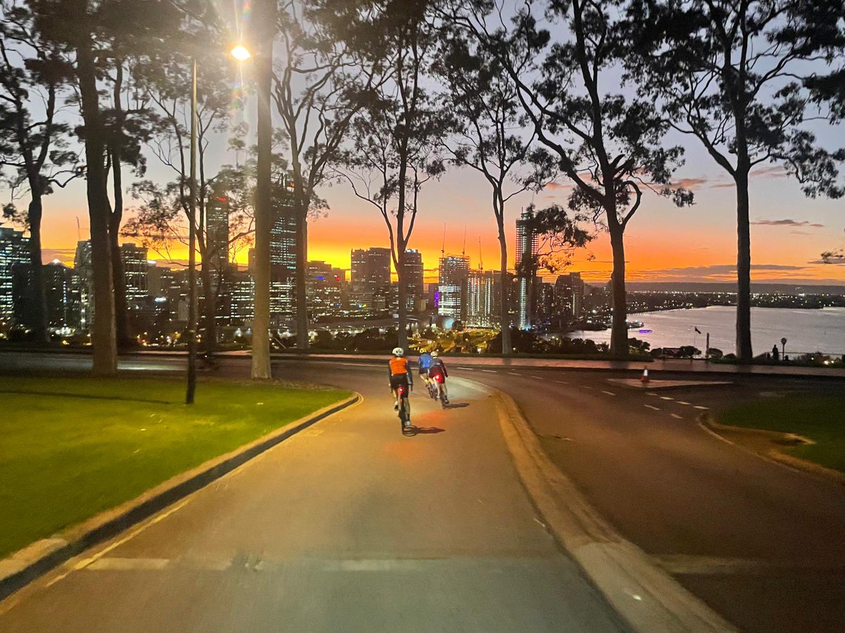 The reward for a 6am bike ride in winter is the stunning #sunrise in this case the view from <a href="/kingspark_wa/">Kings Park</a> over #perth #perthisok photo credit: Mark Johnson
