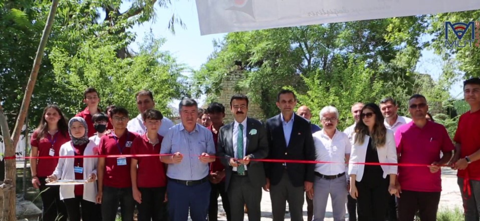 FarabiMut's tweet photo. TÜBİTAK 4006 Bilim Fuarımızn açılışı Sn Kaymakamımız Batuhan BİNGÖL, İlçe Milli Eğitim Müdürümüz Sn Harun GERGİN ve Okul Müdürümz Sn Sinem KARDALI tarafından yapıldı.
Serginin hazırlanmasnda emeği geçen herkese teşekkür ederiz
@batuhan__bingol @mut_mem @ibrahim_oguz @SinemKardali https://t.co/2umbRw5eSp