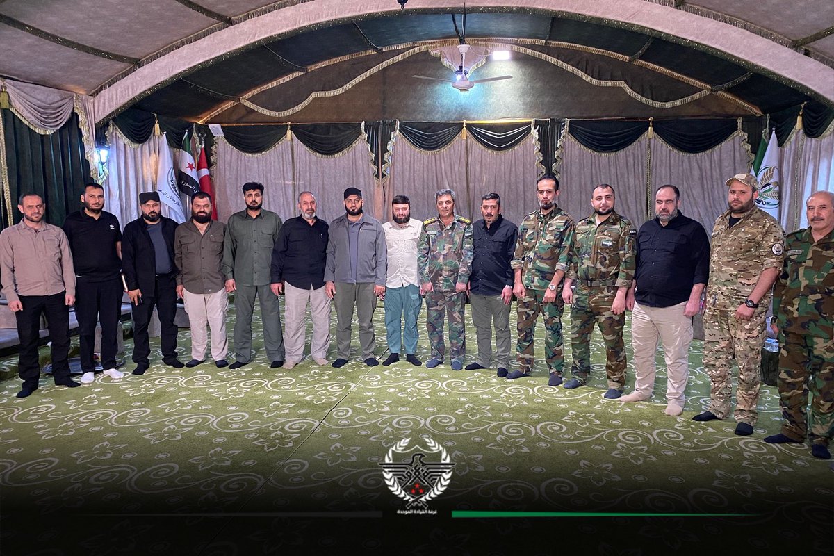 UniLeadership's tweet photo. #غرفة_القيادة_الموحدة
#عزم

بحضور وزير الدفاع العميد حسن حمّادة.. اجتماع غرفة القيادة الموحدة-عزم لبحث آخر المستجدات السياسية والعسكرية في المنطقة.

https://t.co/BdIrvZlFrU https://t.co/weGb9eu7HL