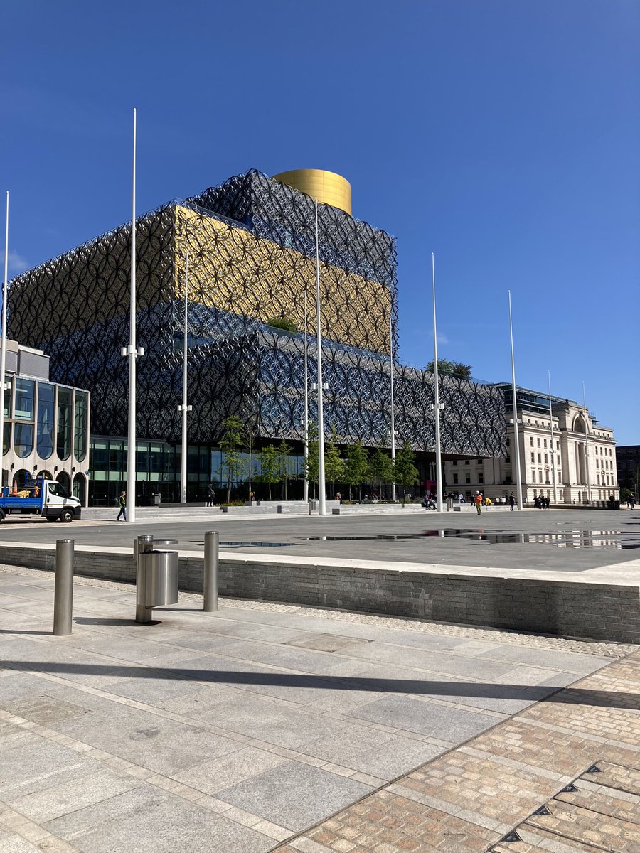 PLI_SummitLT's tweet image. Thank you @LibraryofBham for a great tour with @SouthBhamSCITT so many resources available, lots of reasons to become a member and a great place to bring pupils #loveforteaching