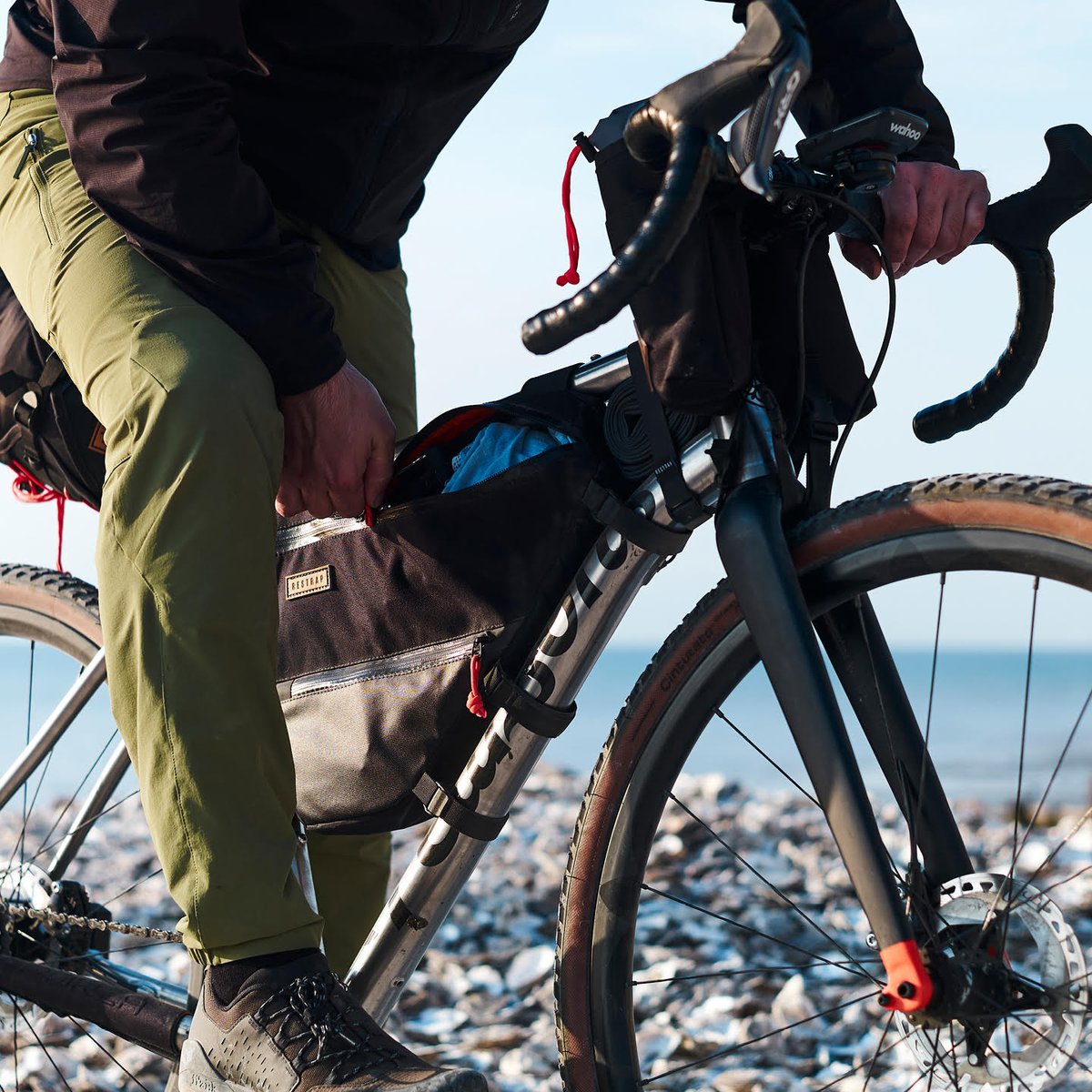 ONLINE NOW 🚨 The Restrap Full Frame Bag allows you to easily increase the load-out you carry for comfortable bikepacking and touring. restrap.com/collections/fr…