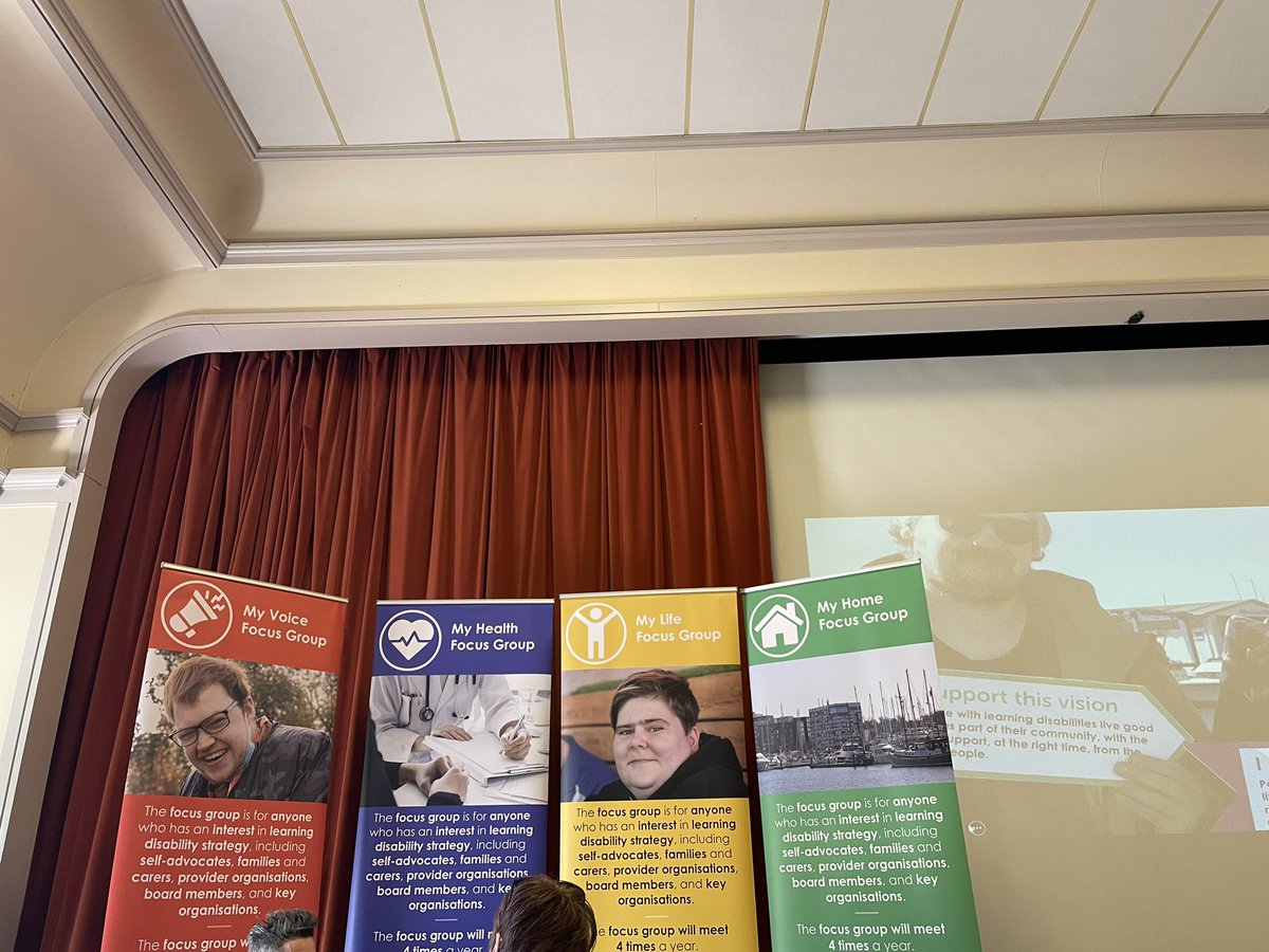 Our new recruit SLT Sarah sharing her signing skills! 👋🏻 Fantastic to see so many people working together to support those with learning disabilities in Suffolk <a href="/ESNEFT_AHPs/">🌈East Suffolk and North East Essex AHPs</a> @WSH_SALT <a href="/aceanglia/">Ace Anglia</a> check it out: suffolkordinarylives.co.uk