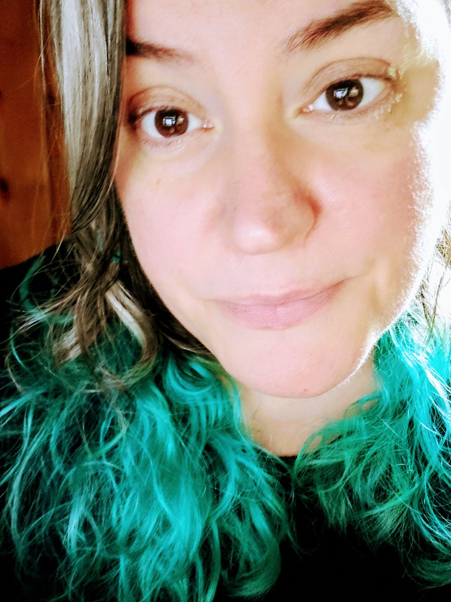 Piece_of_Pisces's tweet photo. Highly recommend the Amplifed line from @manicpanicnyc #ManicPanic #Amplified #AtomicTurquoise it really holds the color for a long time 💙🧜‍♀️🌈💎💠🔹️🟦 https://t.co/CDEnHxAccG