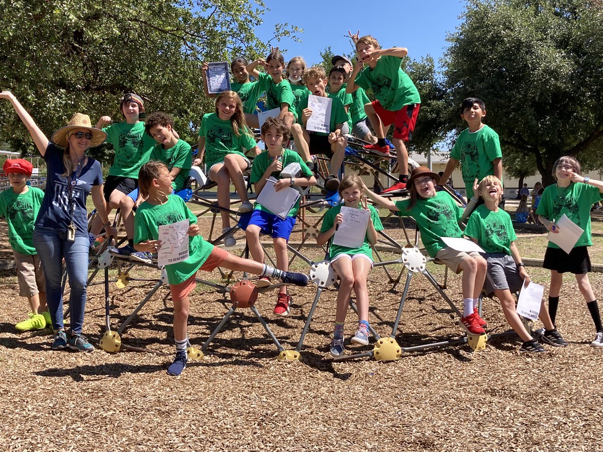 OHE4th's tweet photo. Celebrating the end of the school year with snow cones and outdoor fun! @OakHillElem https://t.co/Lt7Sn4nSU1