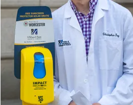 telegramdotcom's tweet photo. Apply sunscreen! It's getting easier to do in #Worcester, with sunscreen dispensers throughout the city https://t.co/QKDDjkCP2g @henrytelegram @RickCinclair @UMassChan #ApplySunscreen https://t.co/Qp9CU2bj2r