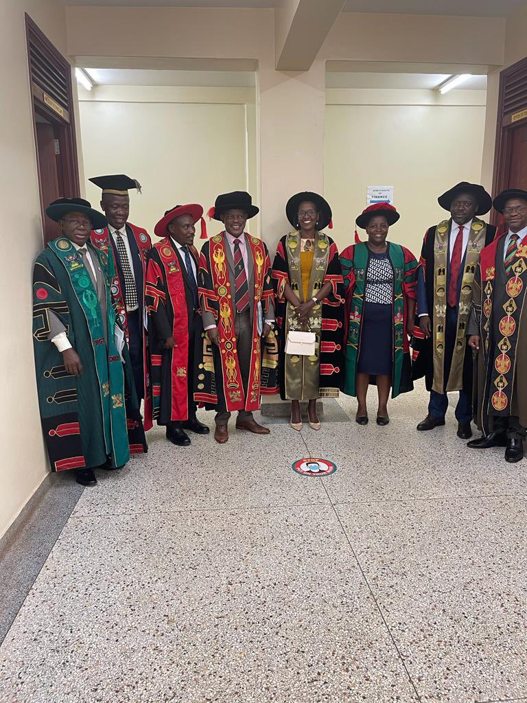 ProfNawangwe's tweet photo. Today we are graduating students from the colleges of engineering, and humanities and social sciences. The two colleges have achieved a lot in research and innovation. #Mak72ndGrad https://t.co/iXadDDYMb1