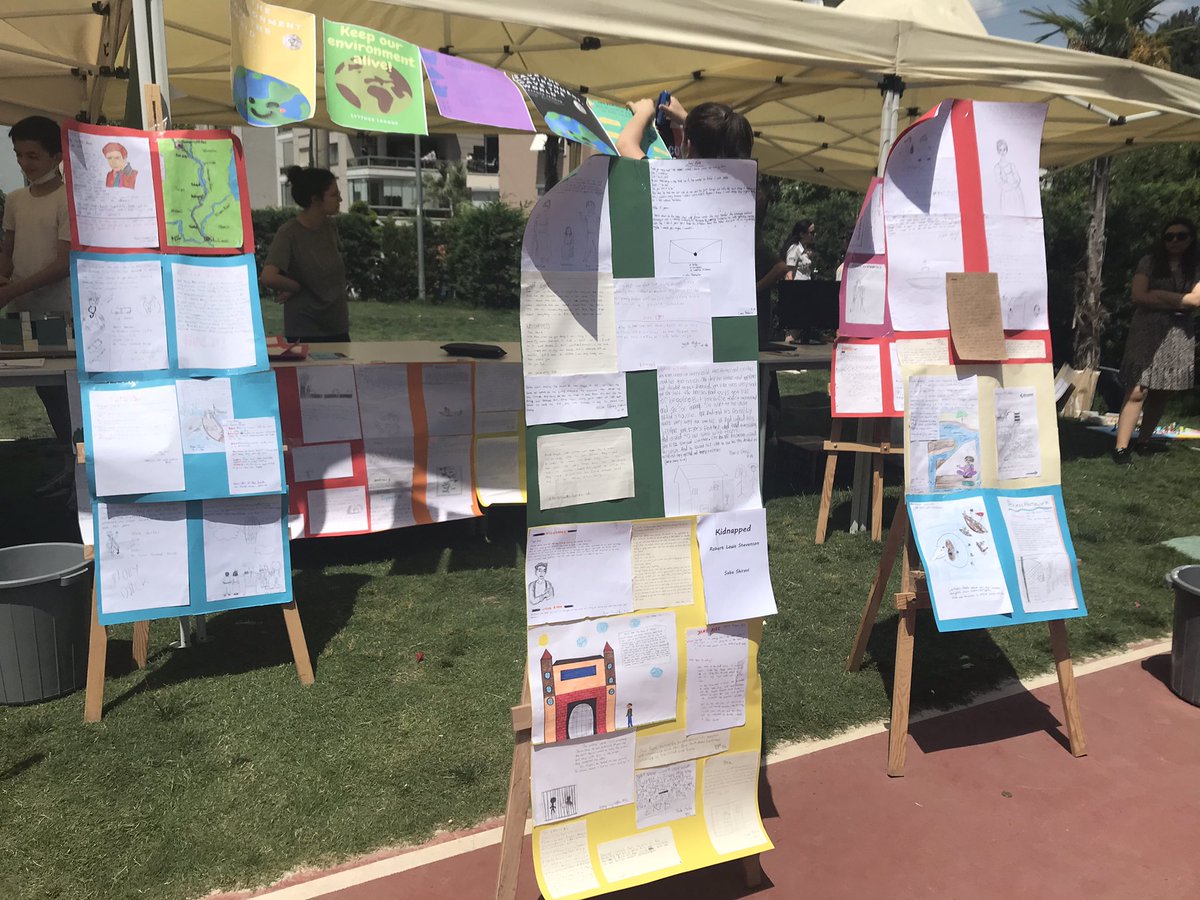 tlyakan's tweet photo. We are all ready for the Science Festival with our projects about our readers 📚🔖 #UmakesUglobal @narliderekampus @fatlihann @tuubauysal @nesluck @seazra @GokcamSule @NilayMertKksal1 https://t.co/MJLpPA23vu