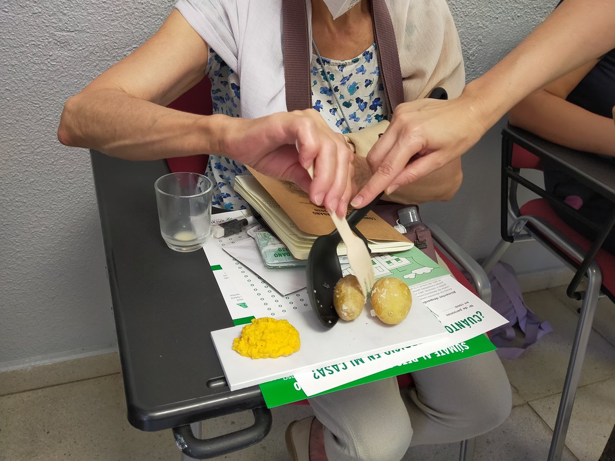 Y cerramos el #ShowcookingZeroWaste con una receta de mojo con la pulpa de zanahoria!! La que nos ha sobrado de hacer un zumo!
#CocinaAprovechamiento con <a href="/gourmetlikeme/">GOURMET LIKE ME - Recetas fáciles y más</a> <a href="/cocinazerowaste/">cocinazerowaste</a>
 #EspacioIgualdadJuanaDoña 
<a href="/nodesperdicio/">Yonodesperdicio</a> Ayuntamiento <a href="/MADRID/">Ayuntamiento Madrid</a>