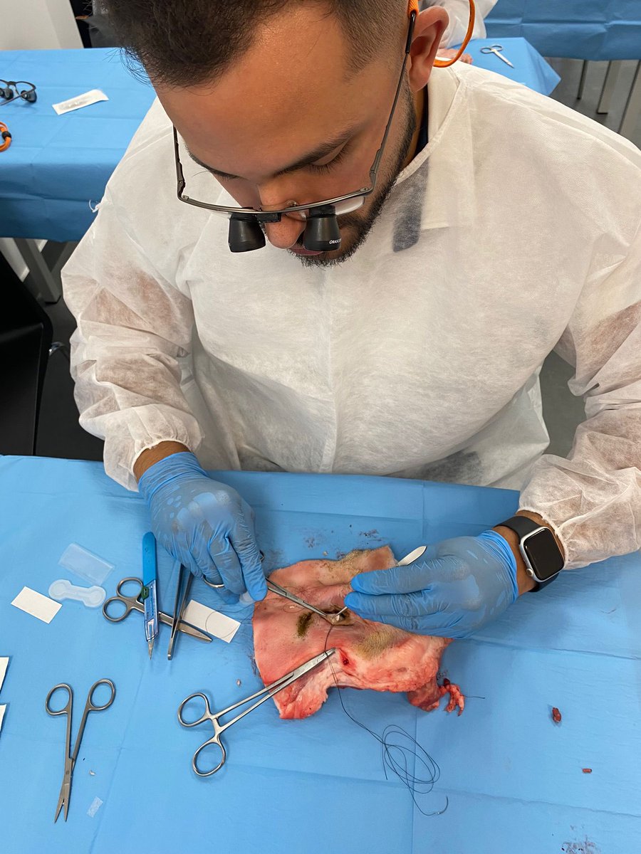 eSaludate's tweet photo. Hoy tenemos el 2º viernes del Curso Cirugía Oculoplastica (técnicas avanzadas) en el Centro Tecnológico de Simulación.
#oculoplastia #cirugia #oftalmology https://t.co/clsHJspHUG