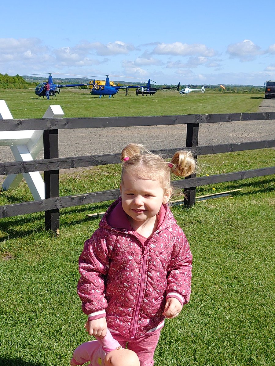 FatherSwinhoe's tweet photo. #eshott #Airport https://t.co/LDTGT28ekS