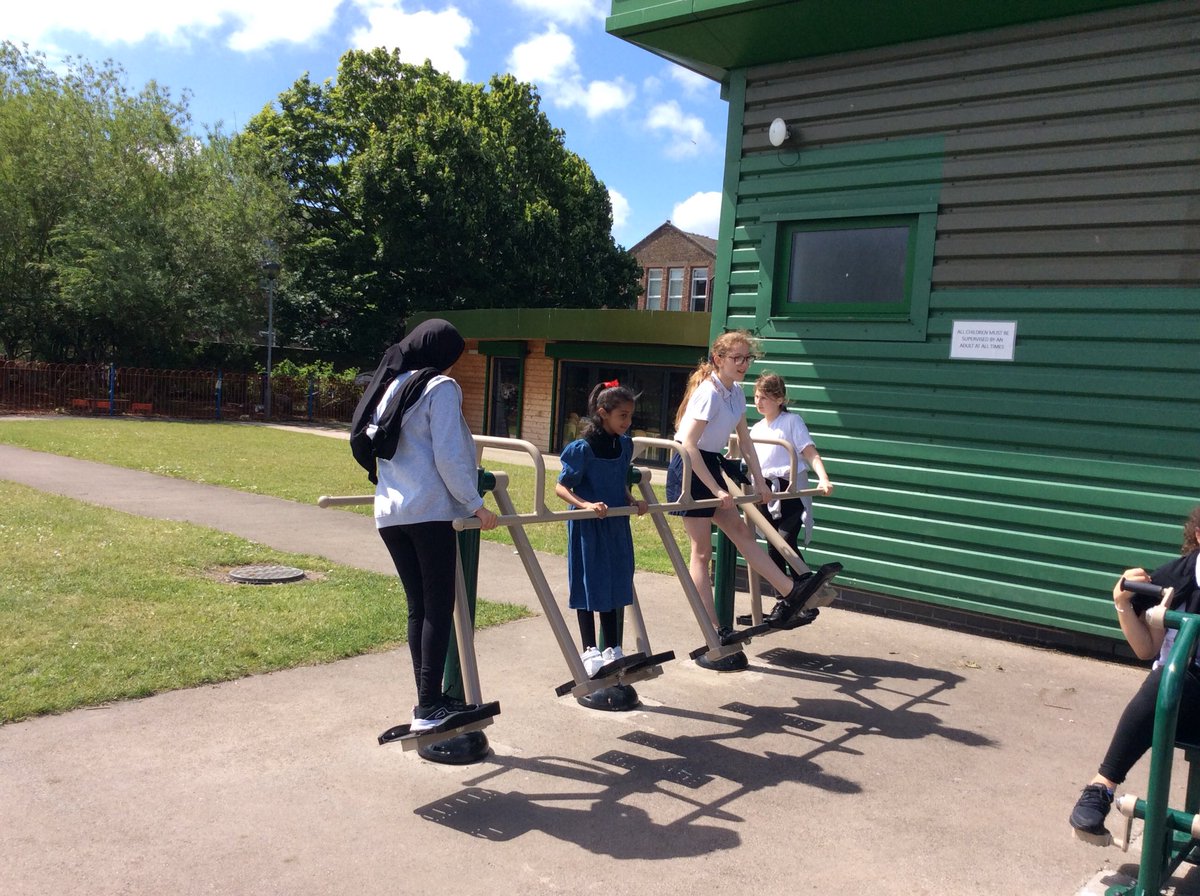 #Class6P enjoying feel good Friday this #wellbeingweek #KingsleyWellbeing #KingsleyPE