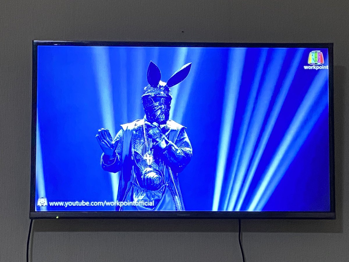 RM2560's tweet photo. วนกลับไปดูแล้วก้อคิดถึง ชอบเพลงไหนของหน้ากากจิงโจ้ที่สุด ห้ามตอบว่าทุกเพลงนะ สุ่มได้ใครให้เลือกพวงที่ชอบเองเลย 
เราชอบเพลง How Am I Supposed to Live Without You🥰
ตอบชื่อเพลงที่ชอบติดแทก👇🏻
@peckpalit  
#เป๊กผลิตโชค #PeckPalitchoke https://t.co/pV9Rm9aSmU
