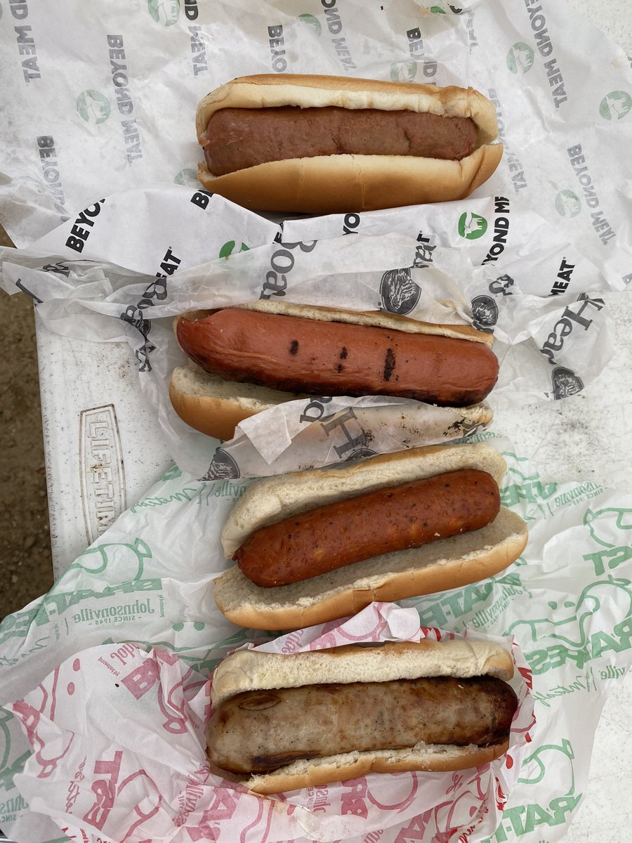GabriellaRusk's tweet photo. These are your #TYBTWD options! Veggie, Boar’s Head hot dog, chicken, & Johnsonville. 🌭 @nbc15_madison https://t.co/1Wgv0kXxTv