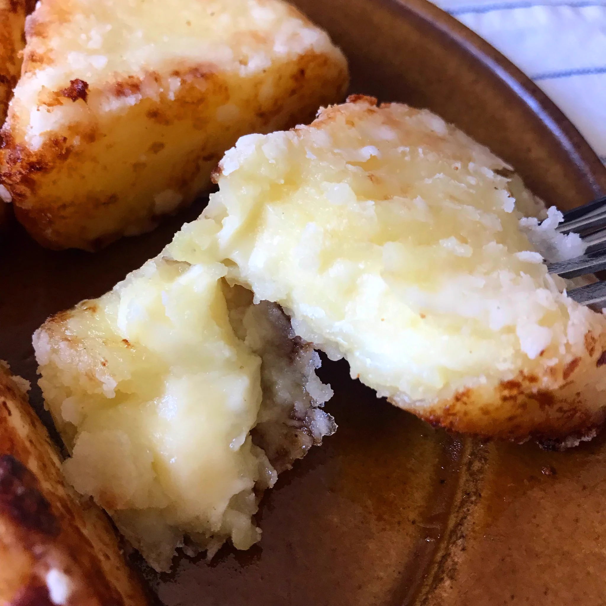 最高にアカン…！！やみつきになるジャガイモのチーズ包み！！