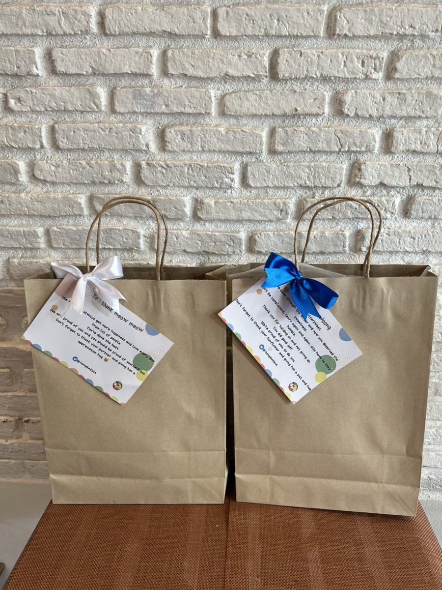 JoongdunkINA's tweet photo. From Indonesia with love,

We sent some gifts and food for both of @ChenRcj and @dunknatachai today. 
This might an end for SIMM, but this is also a beginning for your journey. Congratulations! 🎉
#StarInMyMindFinalEP 
#จุงดัง

Ps. Thank you always na kha @JoongOfficialTH 🫰🏻 https://t.co/TIKp2plNLB