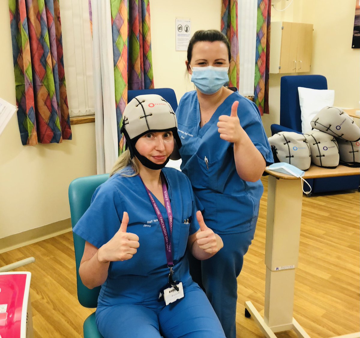 AJPSCUK's tweet photo. Blown away by the enthusiasm expressed by the oncology team at #Hechamgeneralhospital @NorthumbriaNHS - great advocates for @scalpcooling - fantastic cap sizing techniques! ππΎπ€πΎ the doughnuts and free pens had nothing to do with it π
π€£ #capfitting https://t.co/hSkLlLZ1tr