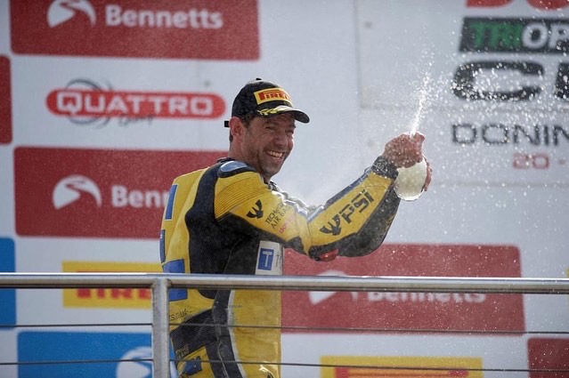 Round2.. Getting closer..😛✨

<a href="/londonbikers/">londonbikers.com</a>  on the button 📸

Race report and full gallery >>> motorcycleraceparts.co.uk/news/2022/05/m…

<a href="/TysersSport/">TysersSports</a> 
<a href="/MotorcycleRaceP/">MotorcycleRaceParts</a> 
<a href="/SpiderRearsets/">SpiderRearsets</a> 
<a href="/JetprimeUK/">JetprimeUK</a> 
<a href="/PSiHubik/">PSí HUBÍK</a> <a href="/RockOilNews/">Rock Oil Lubricants</a> 
#GreenGroup
#ChaseAccidentGroup