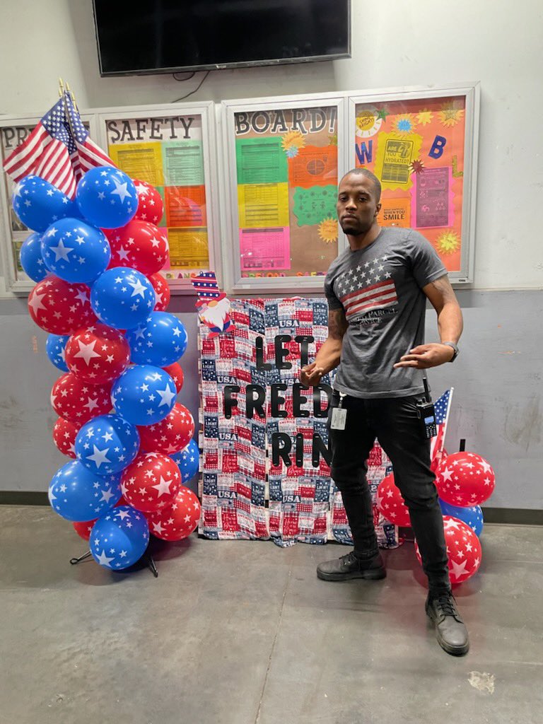 AbdulAb45258458's tweet photo. Team Willowbrook is ready for Memorial Day weekend. Raffles and cookout planned for Saturday and Monday. Remember those who made the “ultimate sacrifice”. 🇺🇸🇺🇸🇺🇸 
#WillowbrookStrong
#WillowBest
#UPSProud
#GodBlessUSA
@SoCalLeaders 
@Buckeyes2231 
@UPSers 
@RedRiverUPSers https://t.co/KQN0Eicc52