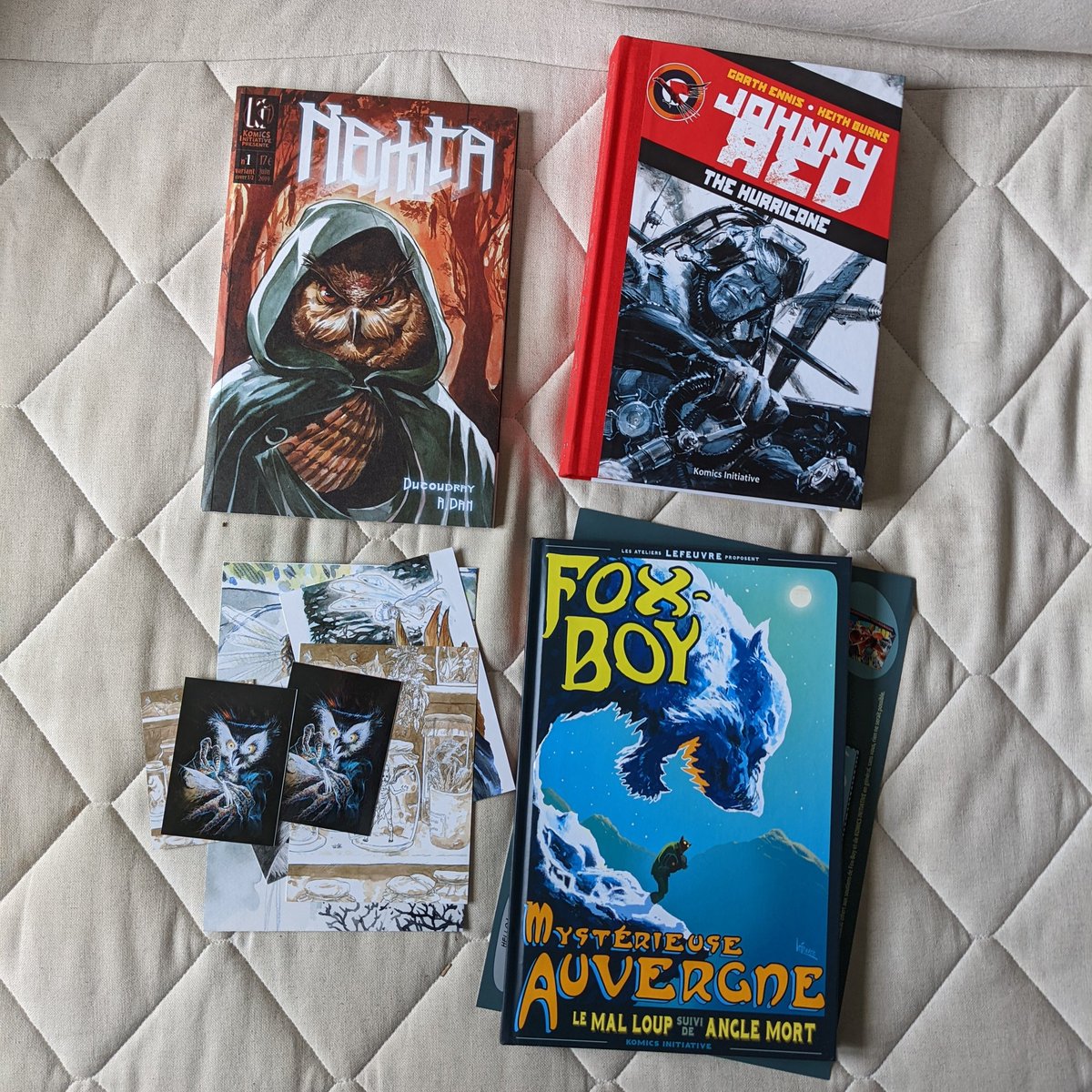 TheGreatTho's tweet photo. Alors là sacrées trouvailles encore une fois ! 😱 Merci à @ComicsZone pour le superbe Fox-Boy Auvergnat 😍 il rejoint son camarade Breton 🤝 Laurent Lefeuvre a tellement de talent 🥵 Ça fait beaucoup d'emojis mais je suis tellement heureux là ! @KomicsI #foxboy #namta #johnnyred https://t.co/RhilVtzFK8