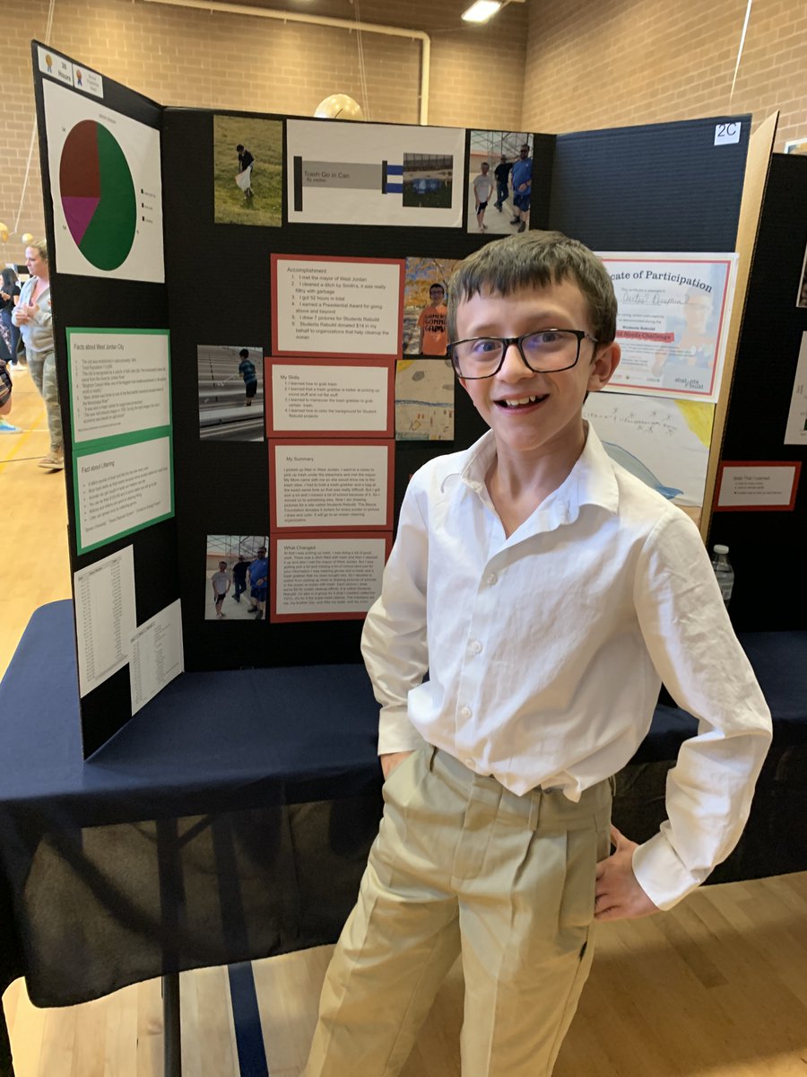 EntheosUT's tweet photo. We celebrated 2000 hours of service done by 6th grade students! These kids are changing our communities, and themselves, for the better. @TheRoadHomeUT @primarychildren @utahfoodbank @ELeducation #student #volunteer #hardwork #FridayFeeling https://t.co/rfCZW5ZIdv