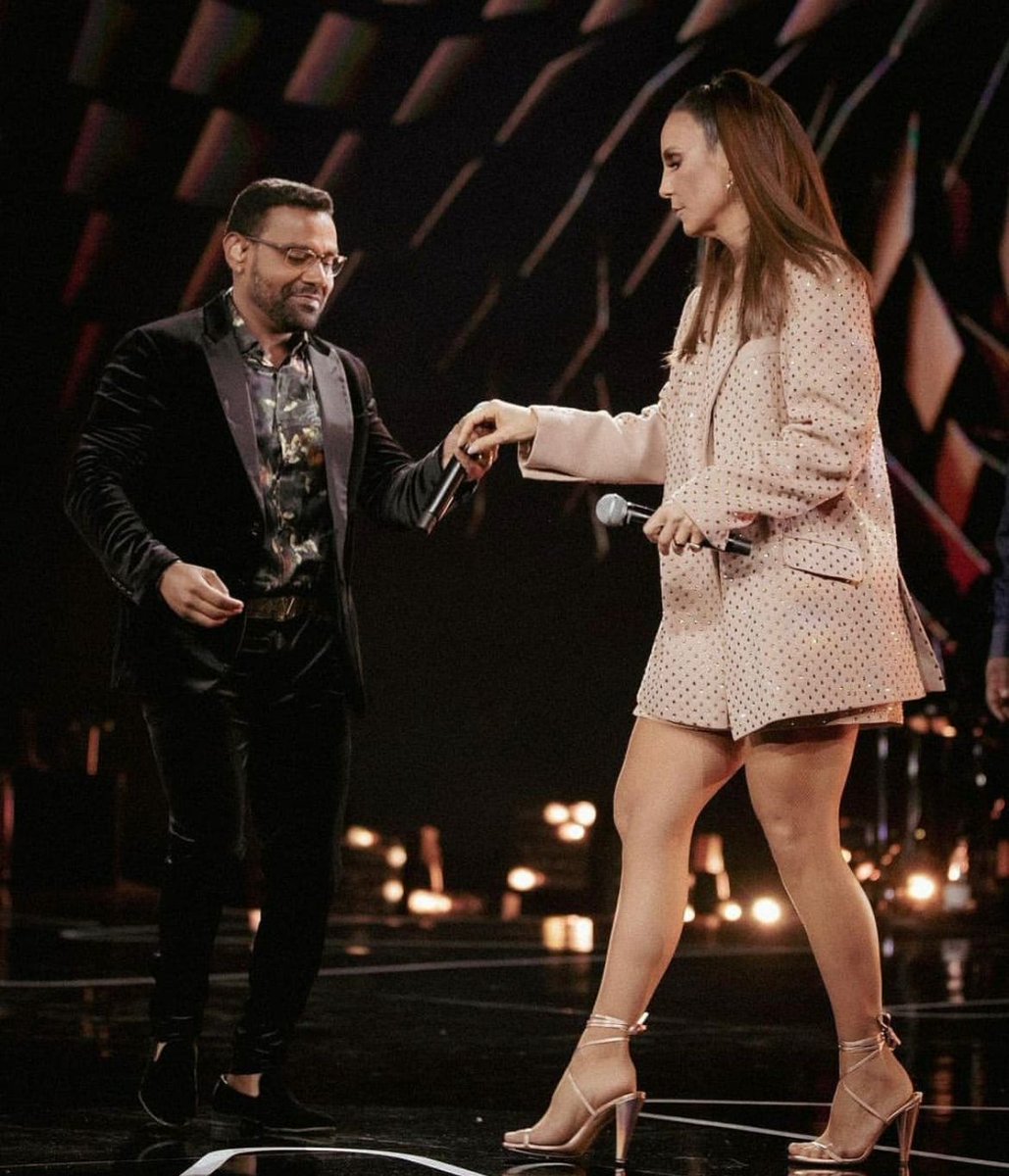 pabloavoz's tweet photo. Hoje é o dia dessa amiga, profissional incrível , nossa rainha 👸 , Veveta @ivetesangalo .
Você é LUZ , alegria , carnaval e todas as boas energias que existir nesse mundão.
Te admiro demais.
Feliz aniversário Veveta ❤️
#ivetesangalo #veveta #ivete50 #vevetafaz50 #parabensivete https://t.co/0d9sg5MyJe