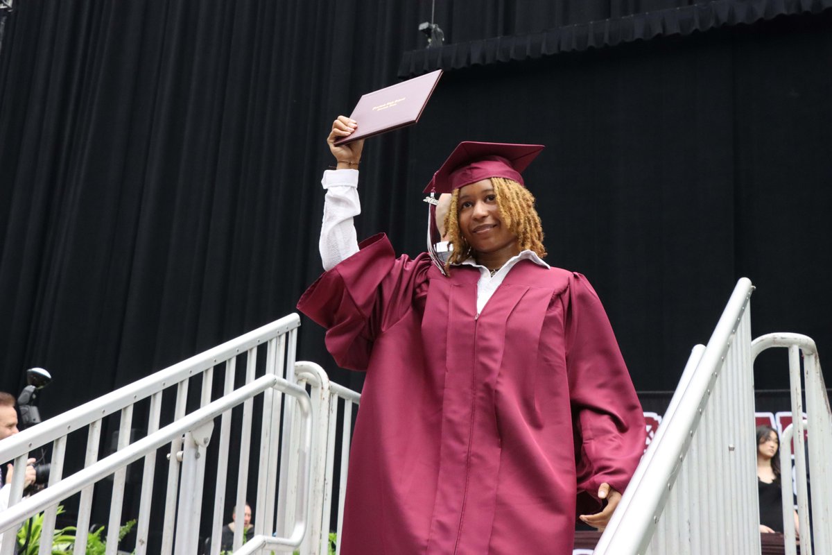 PearlandISD's tweet image. 🎉🎉 Congratulations to Pearland High School Class of 2022! 🎉🎉 #WeAreKnowledgeable #WeArePearlandISD